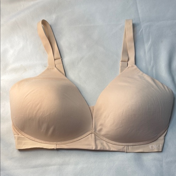DKNY Women's Cream Bra, size Large, Preowned - Picture 1 of 10